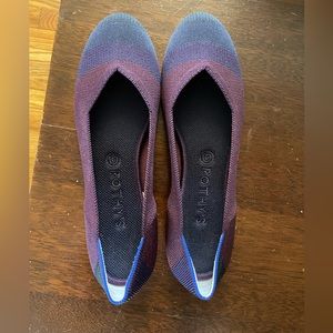 VGUC Rothy’s Blackberry Captoe Flats